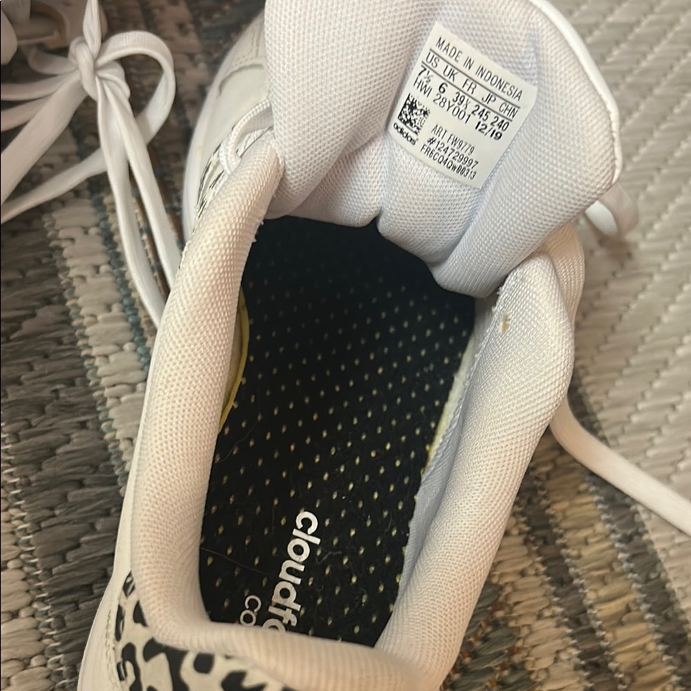 Adidas White Sneakers Leather Design - Picture 10 of 13